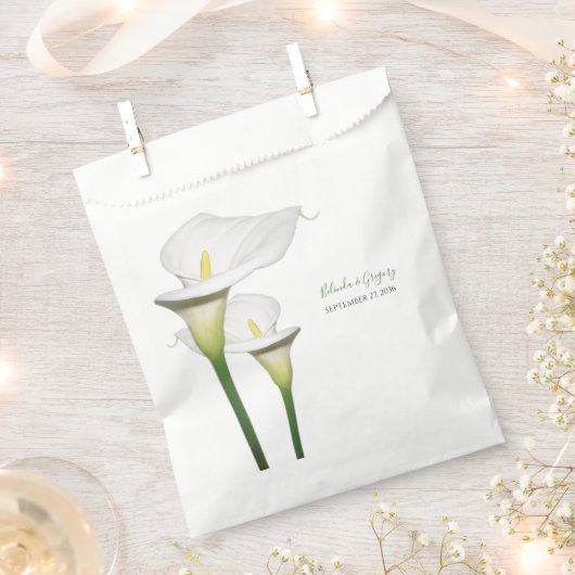 Elegant White Calla Lilies Wedding Geschenktütchen (Ausgeschnitten)