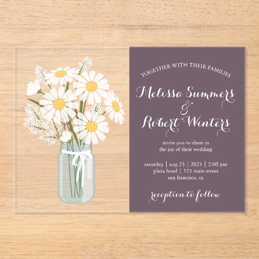 Elegant White Daisies Mason Jar Wedding Lila Acryleinladungen (Vorderseite)