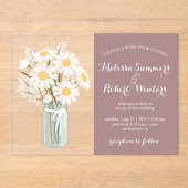 Elegant White Daisies Mason Jar Wedding Rosy Brown Acryleinladungen (Vorderseite)