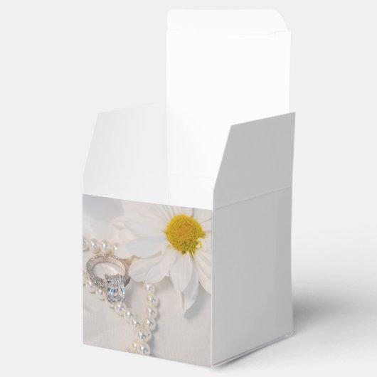 Elegant White Daisy Wedding Geschenkschachtel (Geöffnet)