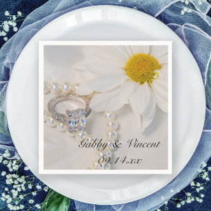 Elegant White Daisy Wedding Serviette