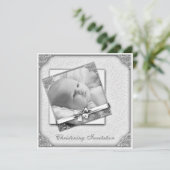 Elegant White Damask Foto Christening Einladung (Stehend Vorderseite)