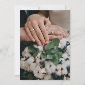 Elegant White Floral Boho Wedding Invitation Einladung (Rückseite)