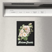 Elegant white floral bouquet with green leaves magnet (In Situ (Geschirrspüler))