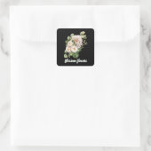 Elegant white floral bouquet with green leaves quadratischer aufkleber (Tasche)