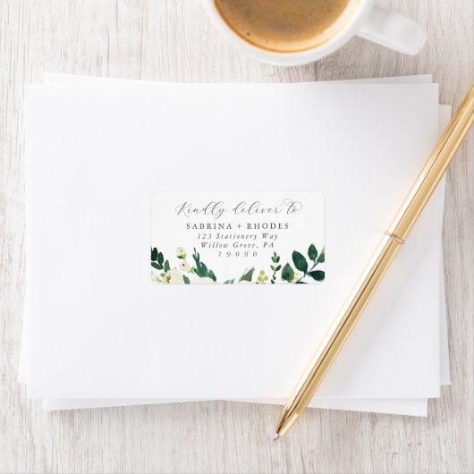 Elegant White Floral Wedding RSVP Address Labels Adressaufkleber (Insitu)
