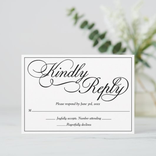 Elegant White Formal Wedding RSVP Karte (Stehend Vorderseite)