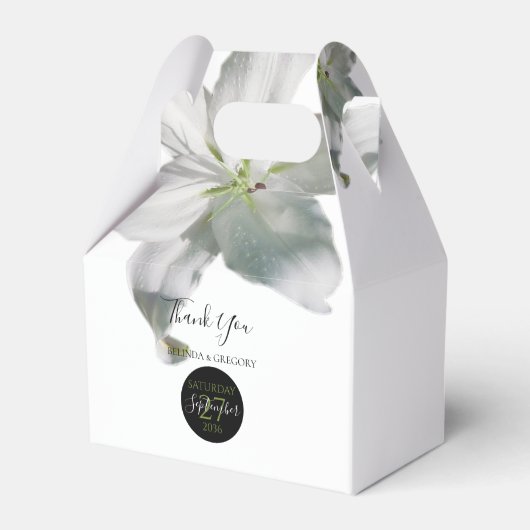 Elegant White Lilies Wedding Geschenkschachtel (Vorderseite)