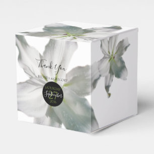 Elegant White Lilies Wedding Geschenkschachtel