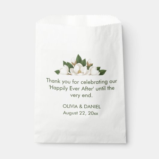 Elegant White Magnolia Wedding Geschenktütchen (Vorderseite)