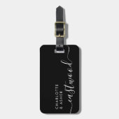 Elegant White On Black Monogram Script Name Gepäckanhänger (Vorderseite vertikal)