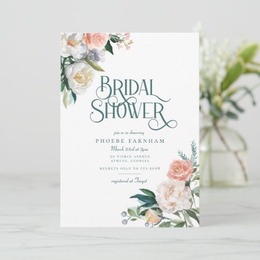 Elegant White Peach Floral Greenery Bridal Shower Einladung (Stehend Vorderseite)