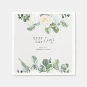 Elegant White Roses & Greenery Serviette (Vorderseite)