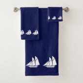 Elegant White Yacht on Navy Blue Badhandtuch Set (Insitu)