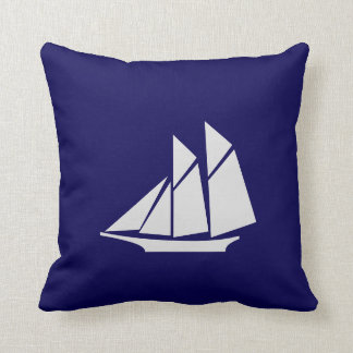 Elegant White Yacht on Navy Blue Kissen