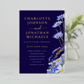 Elegant Wildflower Floral Wedding Blue and Gold Folieneinladung (Stehend vorne)