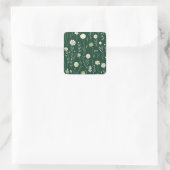 Elegant Wildflower Pattern on Dark Green  Quadratischer Aufkleber (Tasche)