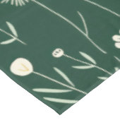 Elegant Wildflower Pattern on Dark Green  Tischdecke (Schrägansicht)