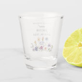Elegant Wildflower Spring Wedding Personalized Schnapsglas (Rückseite)