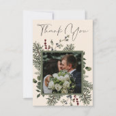 Elegant Winter Berries & Pine Ivory Wedding Dankeskarte (Vorderseite)