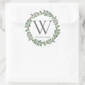 Elegant Winter Sprigs Monogram Weihnachtsfeiertag Runder Aufkleber (Tasche)