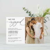Elegant Wir sind eine Verlobte Foto-Engagement-Par Einladung (Stehend Vorderseite)