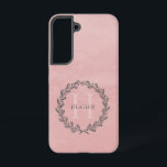 Elegant Wreath Monogram | Rosa Samsung Galaxy Hülle<br><div class="desc">Laden Sie Ihr elektronisches Gerät mit einem eleganten Wreath Monogramm Samsung Galaxy Case auf. Das Case Design verfügt über einen eleganten Beerenkranz,  den Sie mit Ihrem Namen und Monogramm auf einem papiertexturierten Hintergrund personalisieren können.</div>