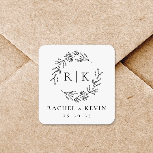 Elegant Wreath Wedding Initial Monogram Quadratischer Aufkleber