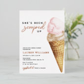 Elegant wurde sie ins Brautparty geschoben Folieneinladung (Stehend vorne)