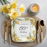 Elegant Yellow Daffodils Floral 50. Geburtstag Pappteller<br><div class="desc">Elegante gelbe Daffodien Blumenmuster "50. Geburtstag" Design mit einem Blumenquadrat aus Narzissen umgeben einen weißen und grünen Rahmen auf einem bedrückten gelb-weiß Hintergrund.</div>