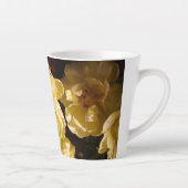 Elegant Yellow Tulips Floral Milchtasse (Rechts)