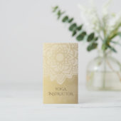 Elegant YOGA Instructor White Gold Floral Mandala Visitenkarte (Stehend Vorderseite)