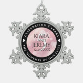 Elegante 5. Rose Quartz Hochzeitstag Schneeflocken Zinn-Ornament (Vorderseite)