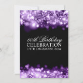 Elegante 60. Geburtstag Lila Funkellichter Einladung (Rückseite)