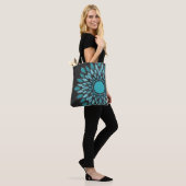 Elegante Aquamarin Lotus Blume Mandala Tasche (Am Model)