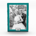 Elegante aquamarine Grenz und Initialen Hochzeit Fotoblock<br><div class="desc">Elegante aquamarine Grenze und Initialen Hochzeit Foto Block. Ein schöner Foto-Block für die Neuvermählten. Es zeigt ein Schwarz-Weiß-Foto des Paares,  einen aquamarinen Rahmen und die Initialen des Paares in einem Rahmen in der unteren Mitte.</div>