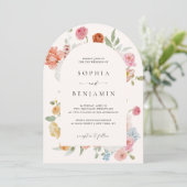 Elegante Arch farbenfrohe Frühlingsblumen Hochzeit Einladung (Stehend Vorderseite)