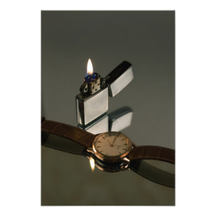 Elegante Armbanduhr und Feuerzeug Fine Art Fotodruck