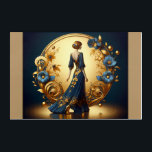Elegante Art Deco Frauen in Gold und Blauer Metal  Acryl Wandkunst<br><div class="desc">Diese atemberaubende Kunst-Deko-Abbildung erfasst die zeitlose Eleganz einer posierten Frau in einem fließend marineblauen Gewand, das mit aufwändigen goldenen Blumendekorationen geschmückt ist. Gerahmt von einem luxuriösen goldenen Bogen mit verzierten Dekorationsmustern und zarten Blume in Blau und Gold, strahlt die Komposition Eleganz und Vintagen Glamour aus. Die harmonische Mischung aus Farben...</div>