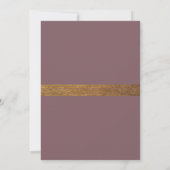 Elegante, aufgeschobene Wedding Mauve Gold Stripe Einladung (Rückseite)