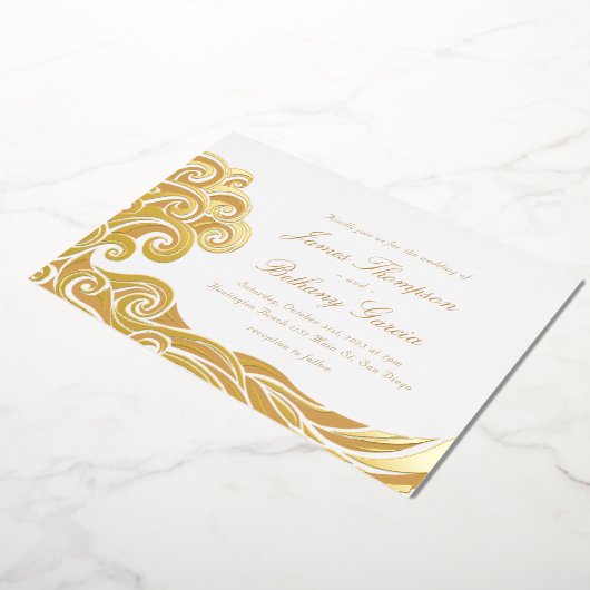 Elegante Beach Destination Foil Einladung (Gedreht)