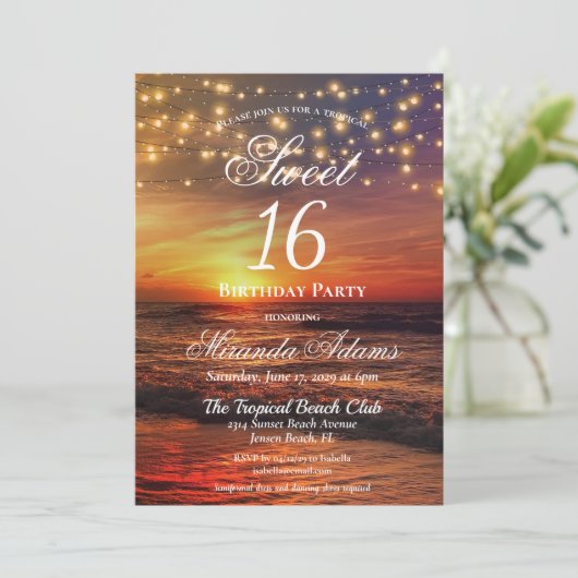 Elegante Beach String Lights Summer Birthday Party Einladung (Stehend Vorderseite)