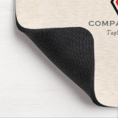 Elegante Beige Linen & Stehlogo Mousepad (Ecke)
