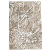 Elegante beige Spitze mit Diamant Mittlere Geschenktüte (Rückseite)