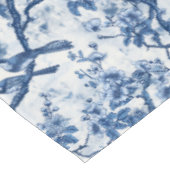 Elegante Bird and Tree Chinoiserie Tischdecke (Schrägansicht)