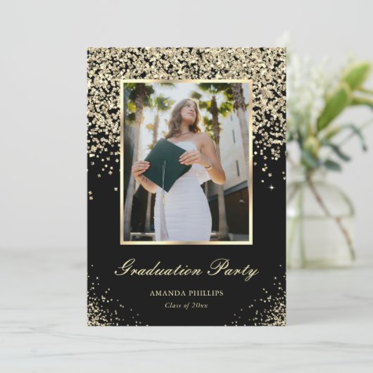 Elegante Black Gold Foto Graduation Party Einladung (Stehend Vorderseite)