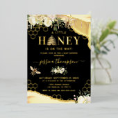 Elegante Black Gold Honey Bee Baby Shower Folieneinladung (Stehend vorne)