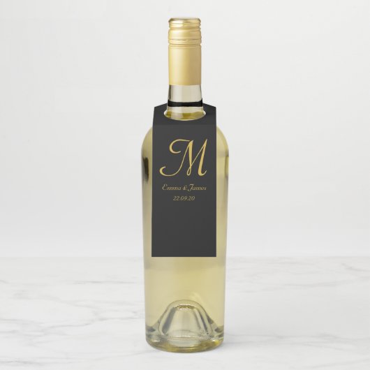 Elegante Black & Gold Monogram Gastgeschenk Hochze Flaschenanhänger (Auf Flasche)