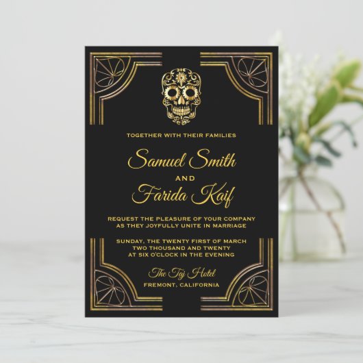 Elegante Black Gold Sugar Skull Einladung Hochzeit (Stehend Vorderseite)