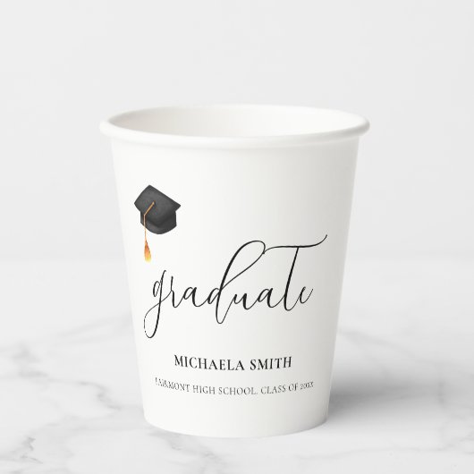 Elegante Black Graduation Cap Script Graduate Pappbecher (Vorderseite)